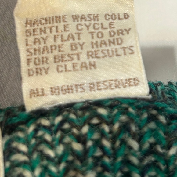 Northern Isles Cropped Green Snowflake Sweater in Size: Small - Picture 6 of 6